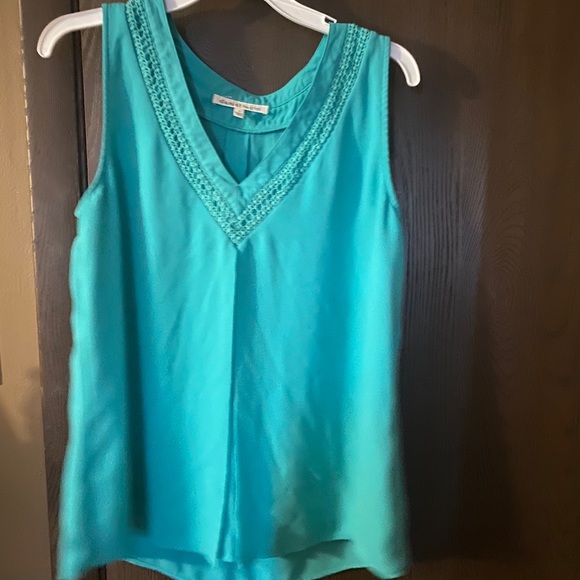 Beautiful blouse! - Picture 2 of 3